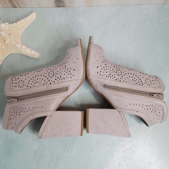 NEW Grey Vegan Suede Peep Toe Chunky Heels - Picture 10 of 10